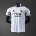 Camiseta de local del Real Madrid 25/26, versión jugador