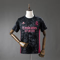 Camiseta retro de visitante del Real Madrid 20/21