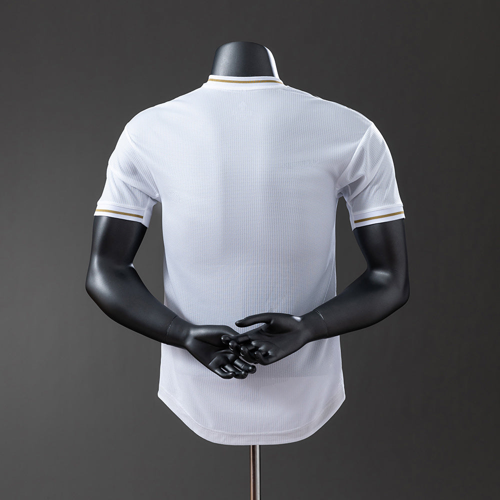 Camiseta retro del Real Madrid 19/20, versión jugador