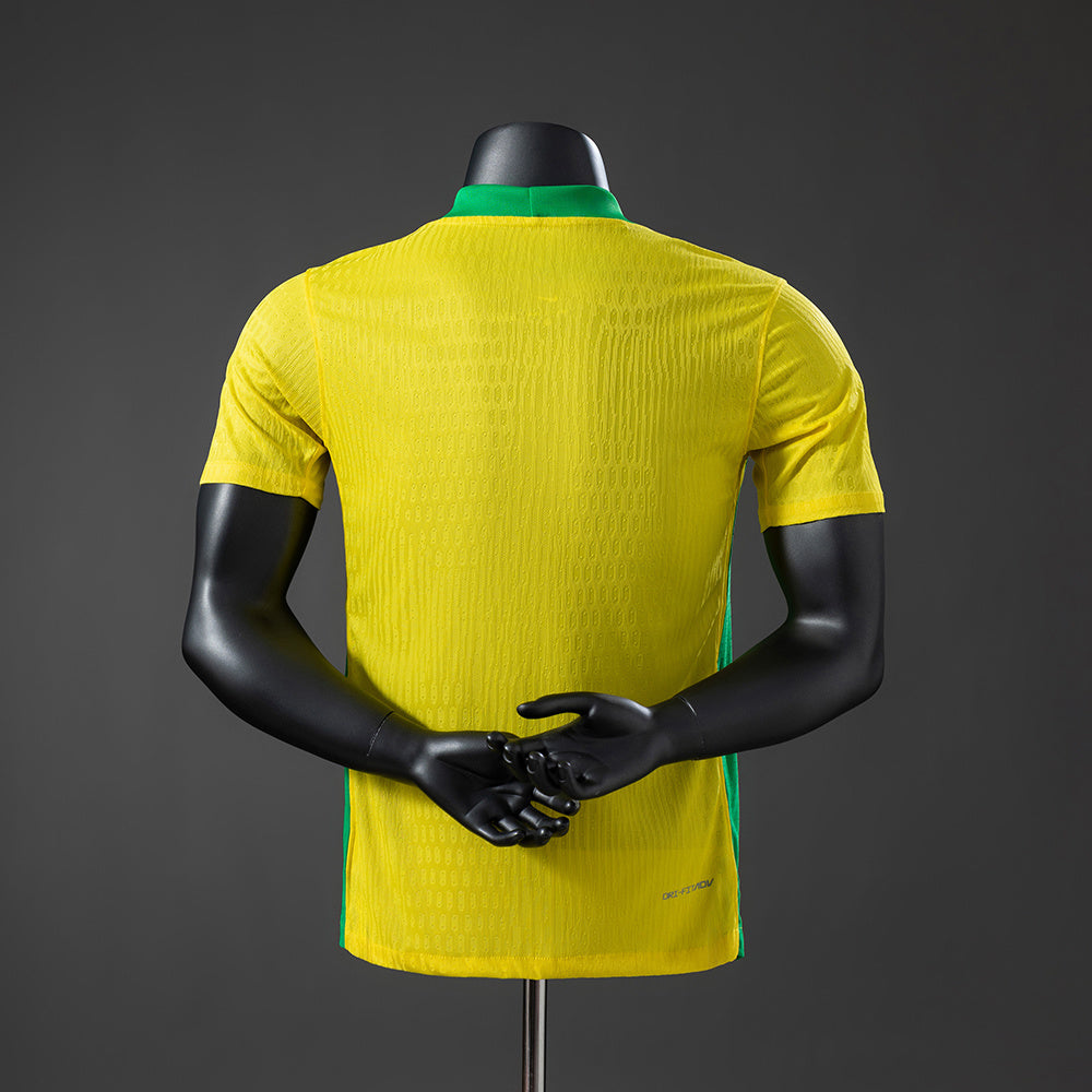 Camiseta de local de Brasil 25/26, versión jugador