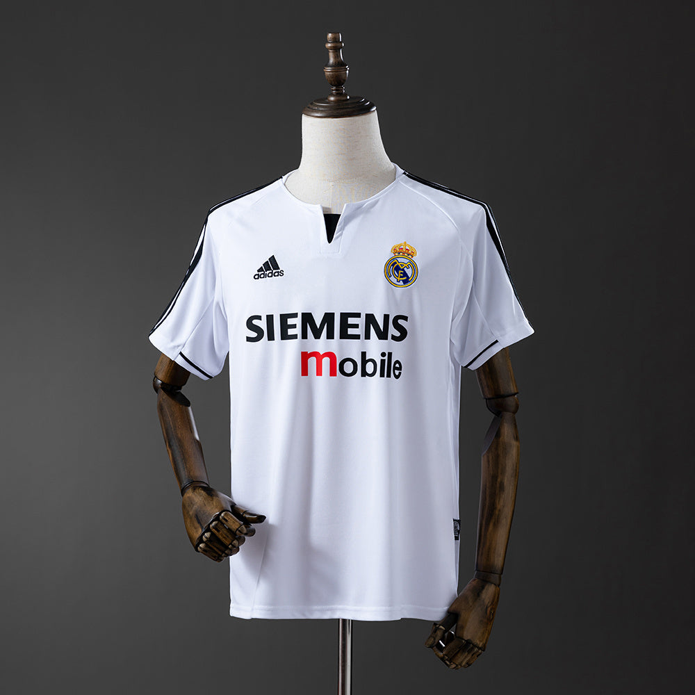 Camiseta retro del Real Madrid de la temporada 04/05