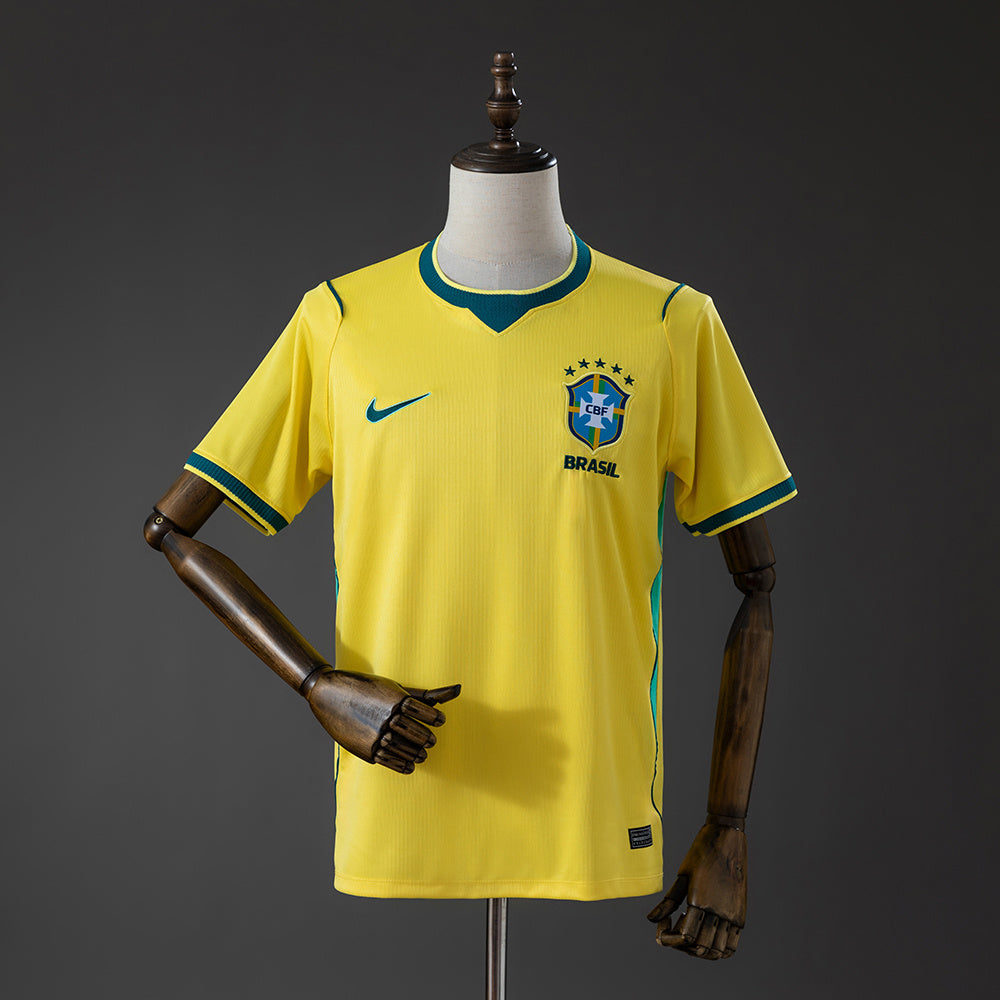 Camiseta local de Brasil 2026