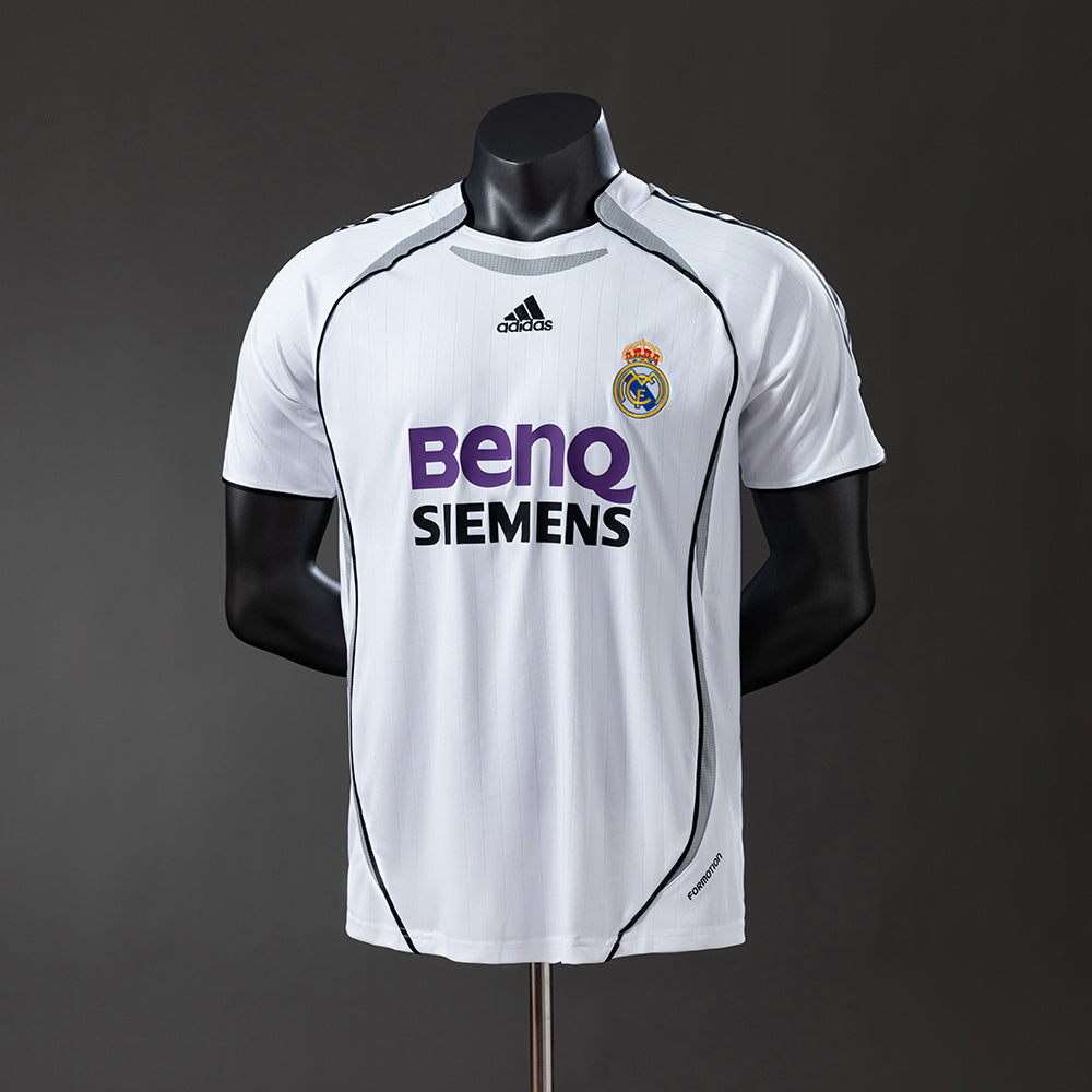 Camiseta retro de local del Real Madrid 06/07, versión jugador