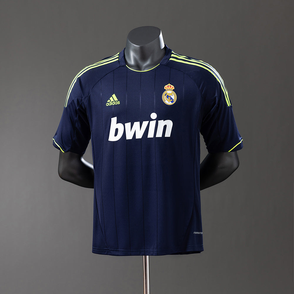 Camiseta retro de visitante del Real Madrid 12/13