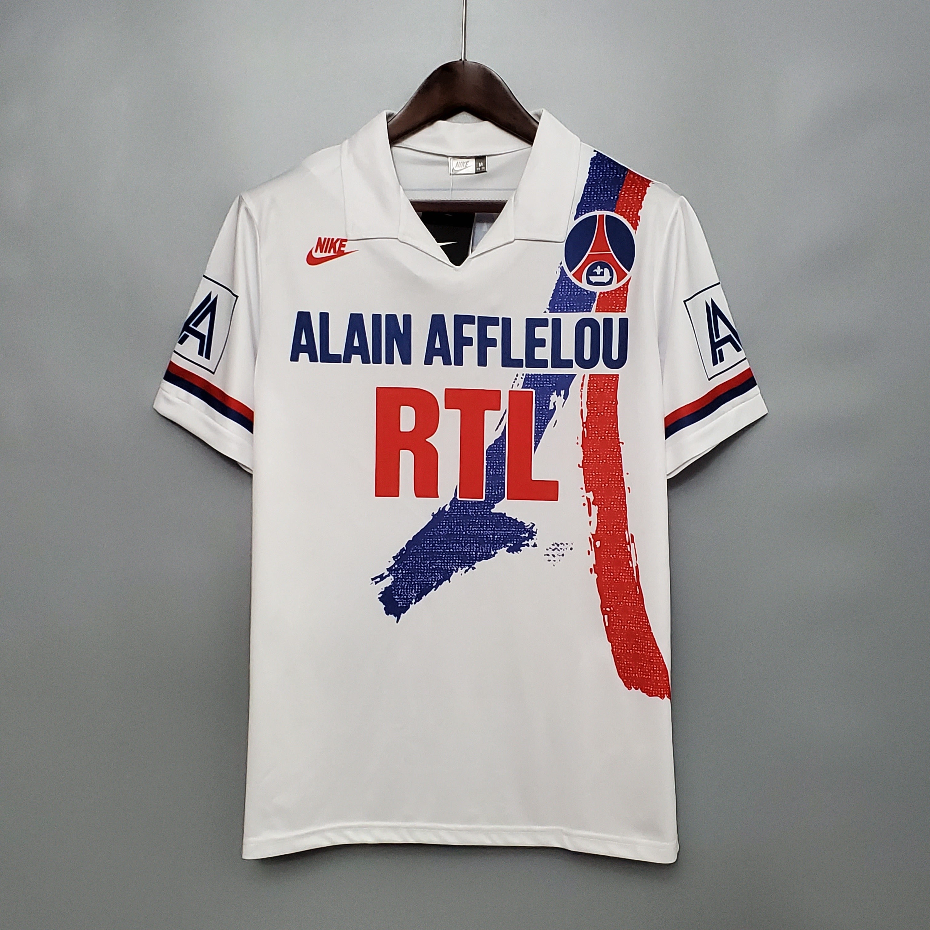 Camiseta retro del PSG de la temporada 90/92