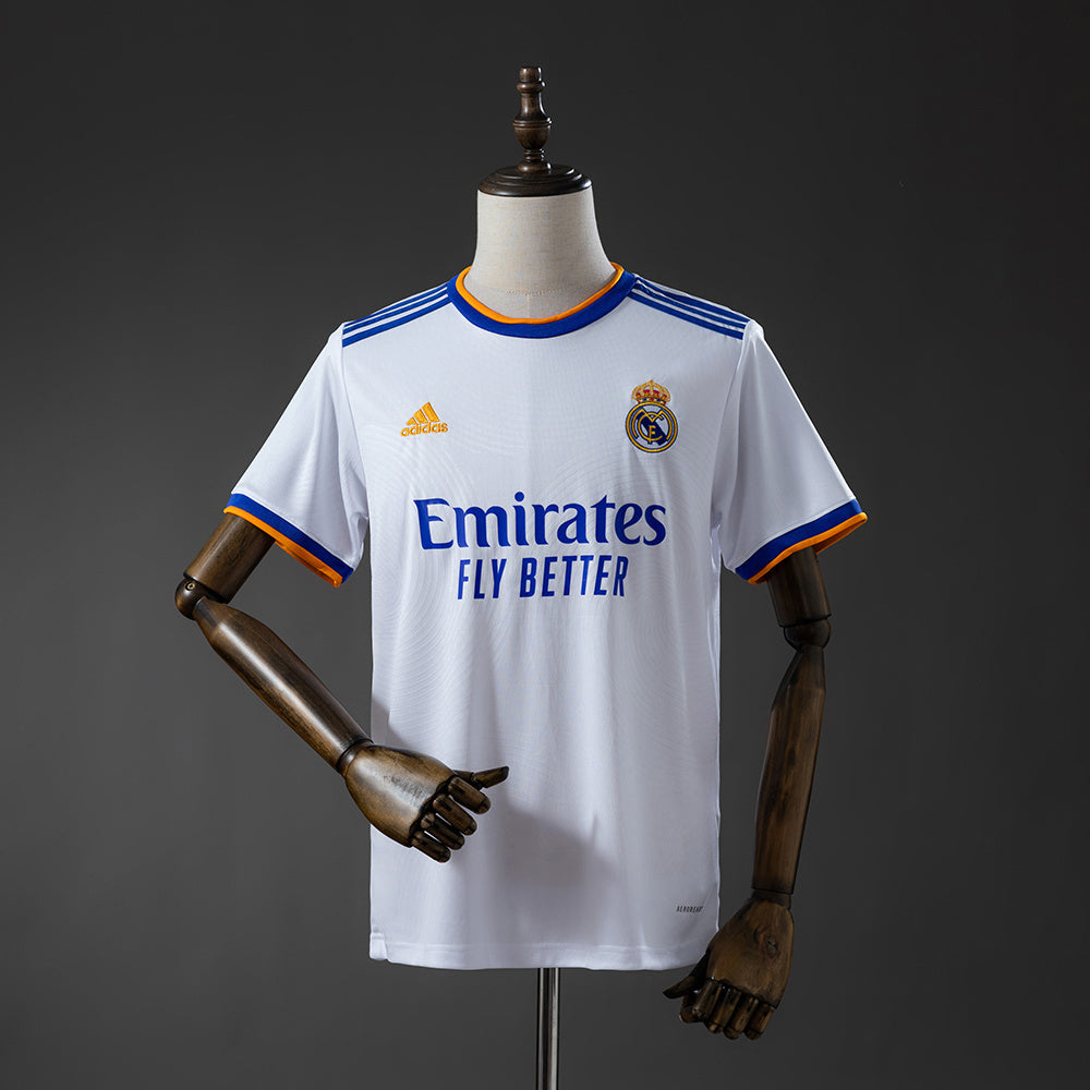 Camiseta retro del Real Madrid 21/22