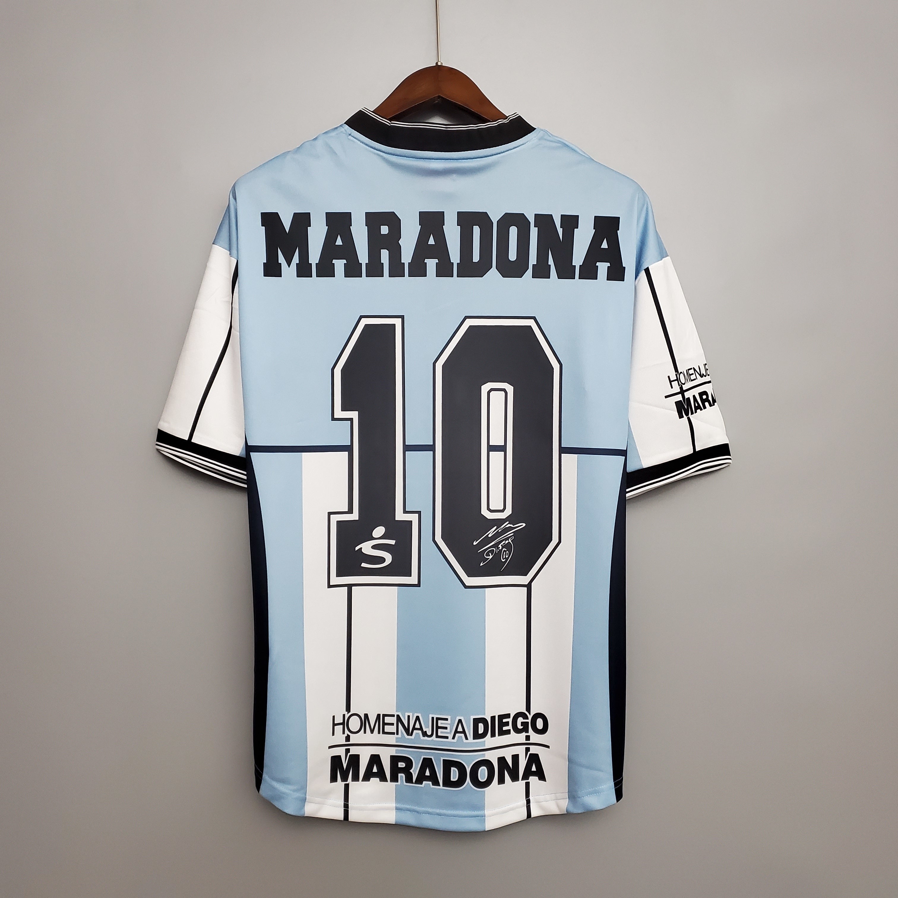 Edición conmemorativa Retro 2001