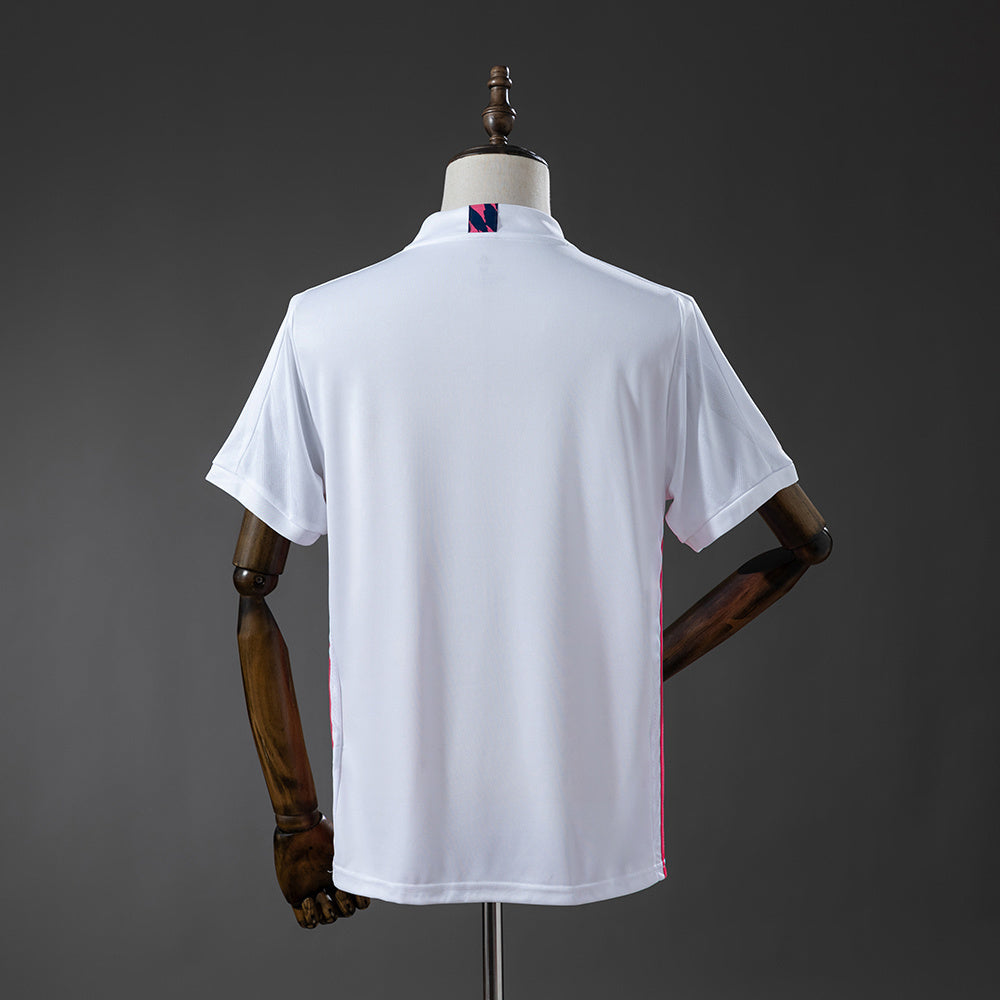 Camiseta retro del Real Madrid 20/21