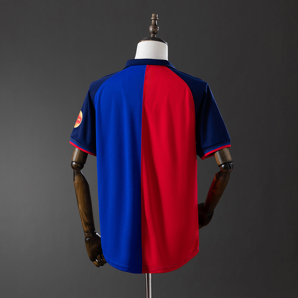 Camiseta retro del Barcelona del centenario, versión local