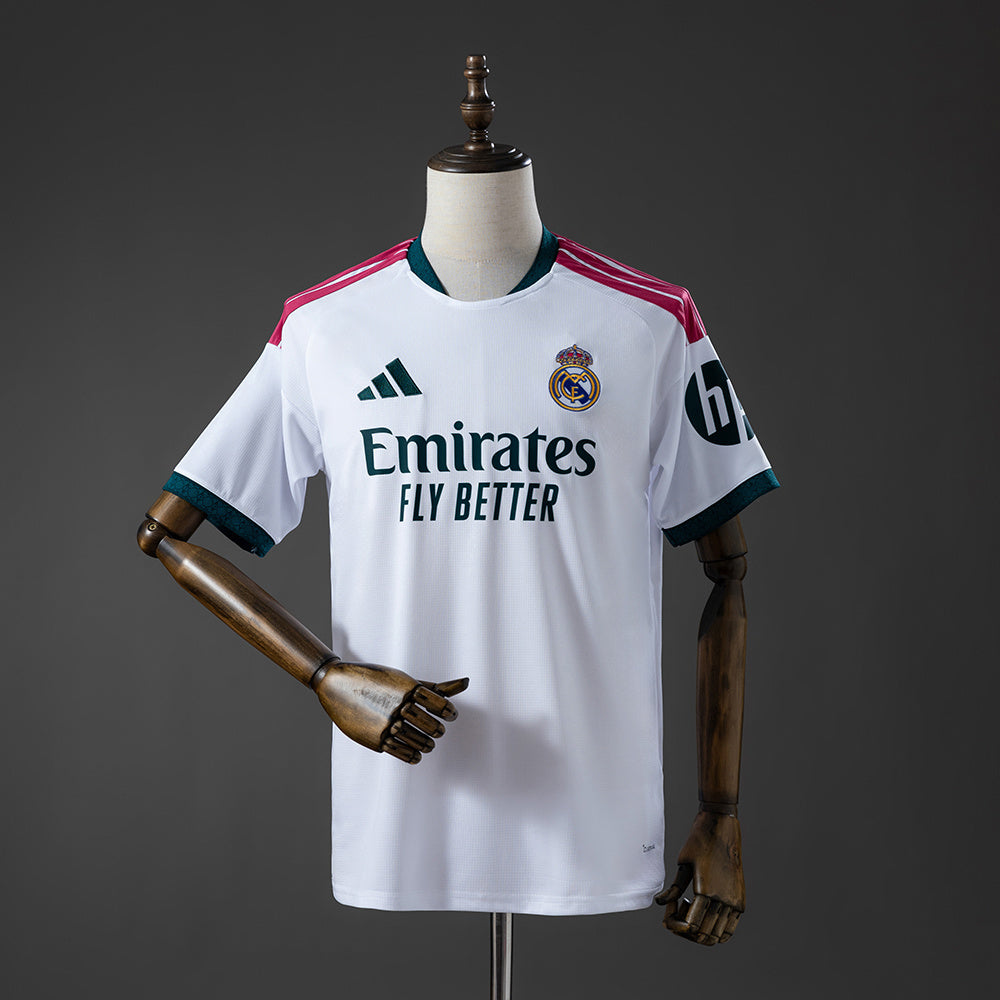 Camiseta local del Real Madrid 26/27