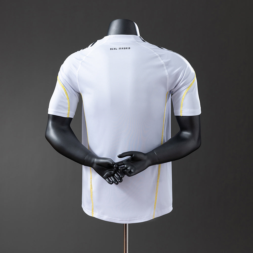 Camiseta retro del Real Madrid 09/10, versión jugador
