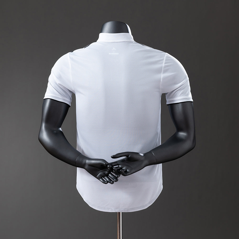 Camiseta retro del Real Madrid 18/19, versión jugador