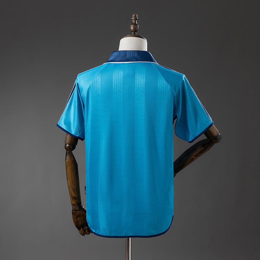 Camiseta retro de visitante del Real Madrid 99/00