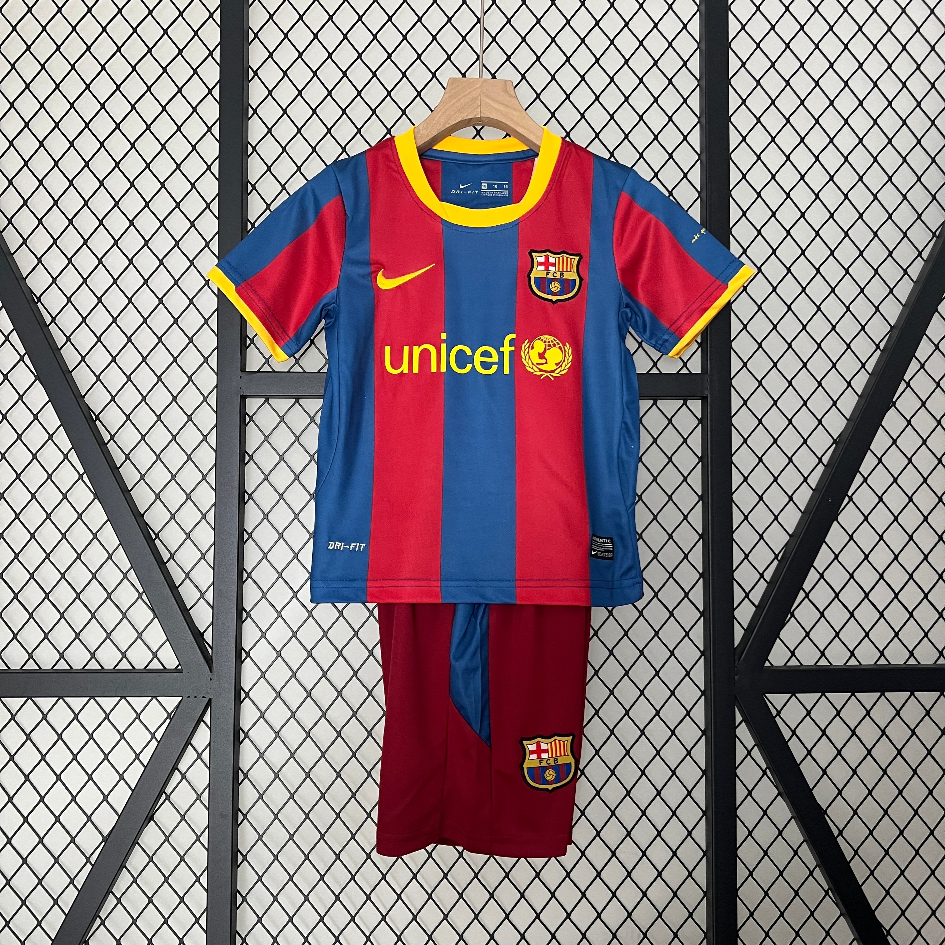 Camiseta infantil del Barcelona 10/11