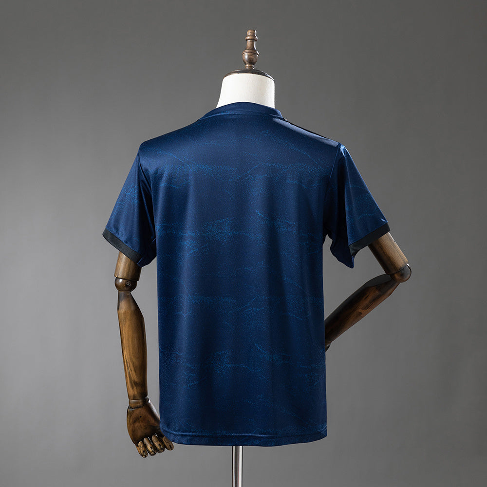 Camiseta retro visitante del Real Madrid 19/20
