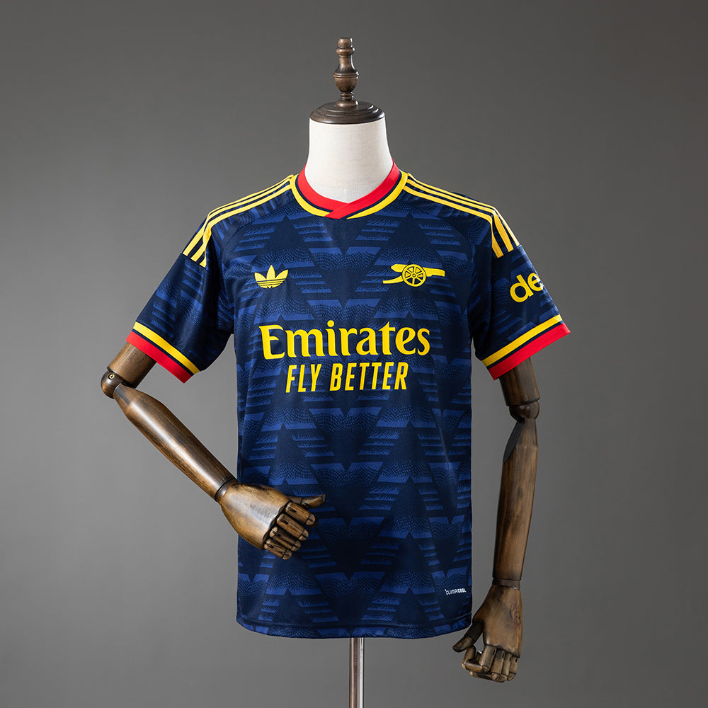 Camiseta de visitante del Arsenal 26/27