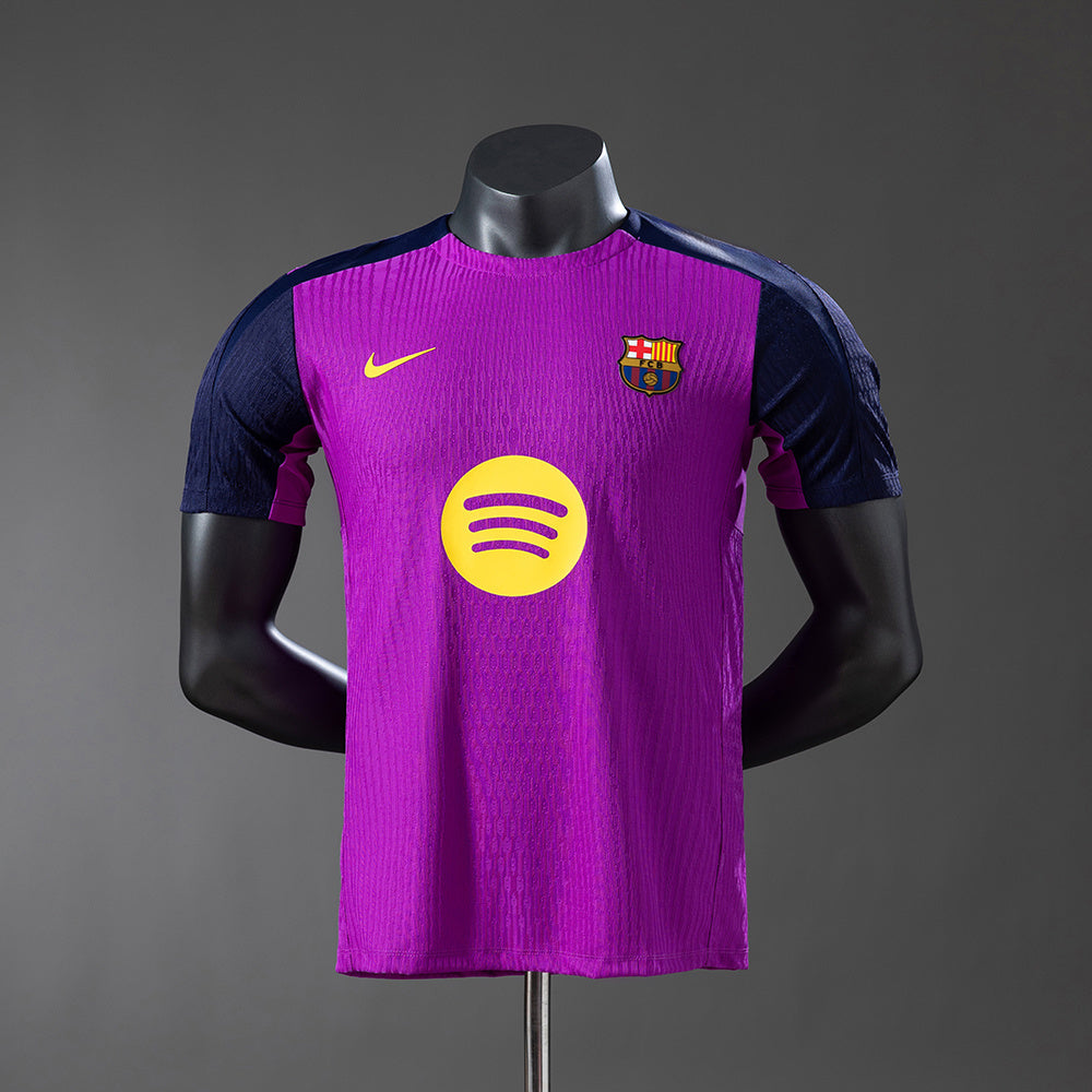 Camiseta morada de entrenamiento previo al partido del Barcelona 25/26
