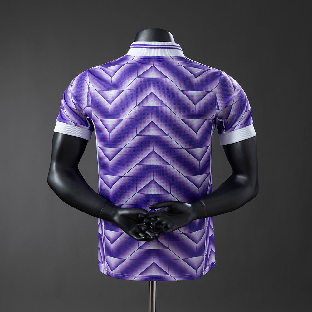 Camiseta morada versión jugador del Real Madrid 25/26