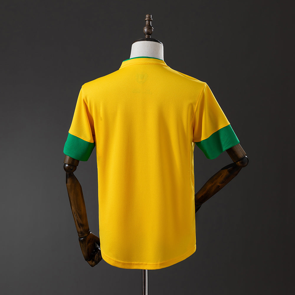 Camiseta retro de local de Brasil 12/13