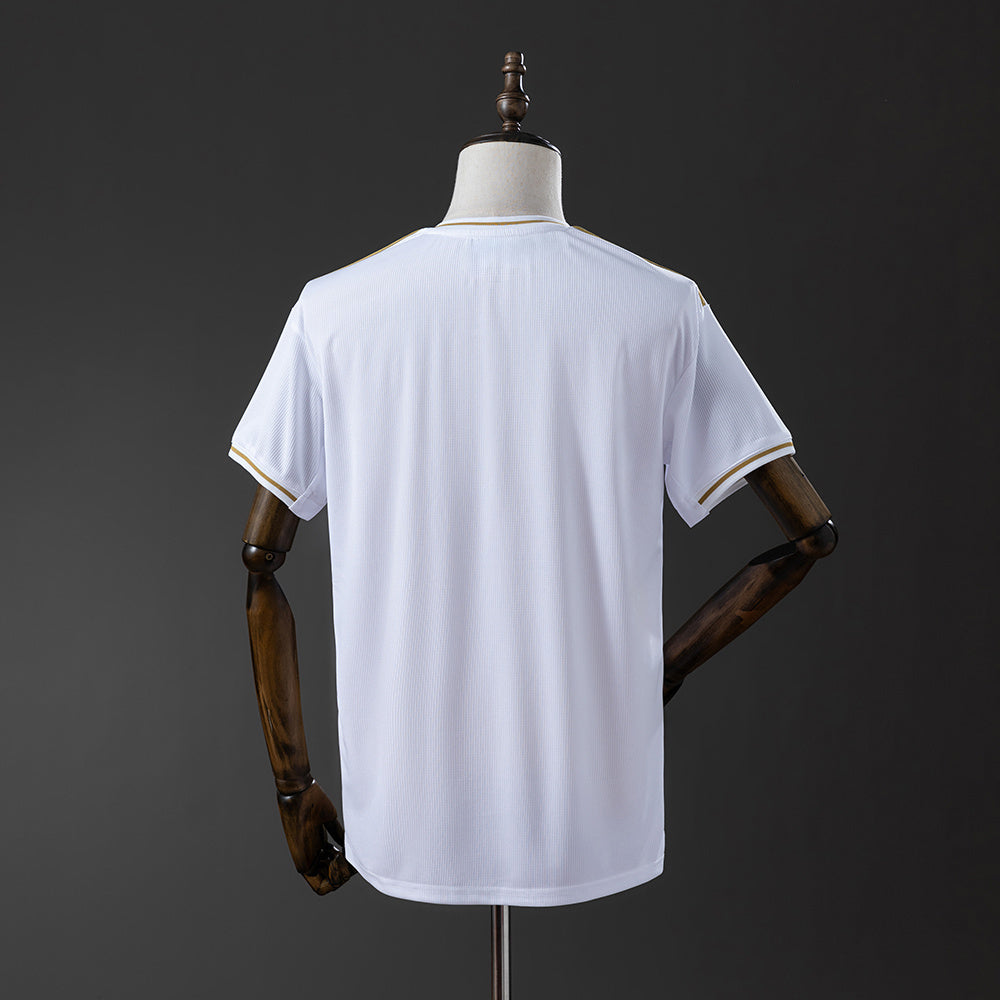 Camiseta retro del Real Madrid 19/20 (local)