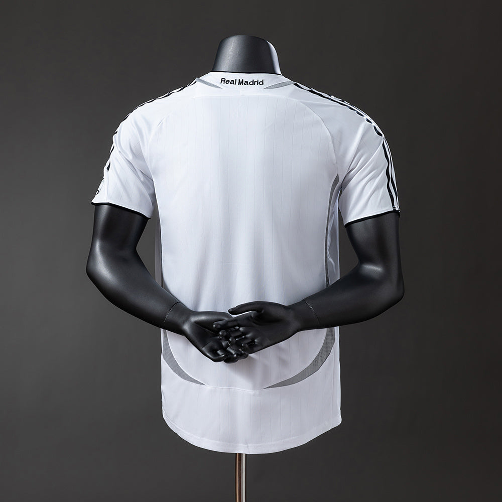 Camiseta retro de local del Real Madrid 06/07, versión jugador